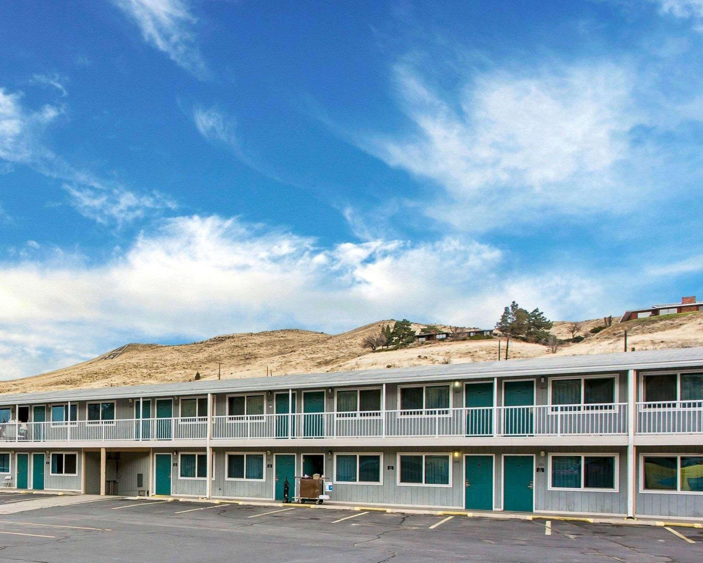 Rodeway Inn & Suites Arlington Dış mekan fotoğraf