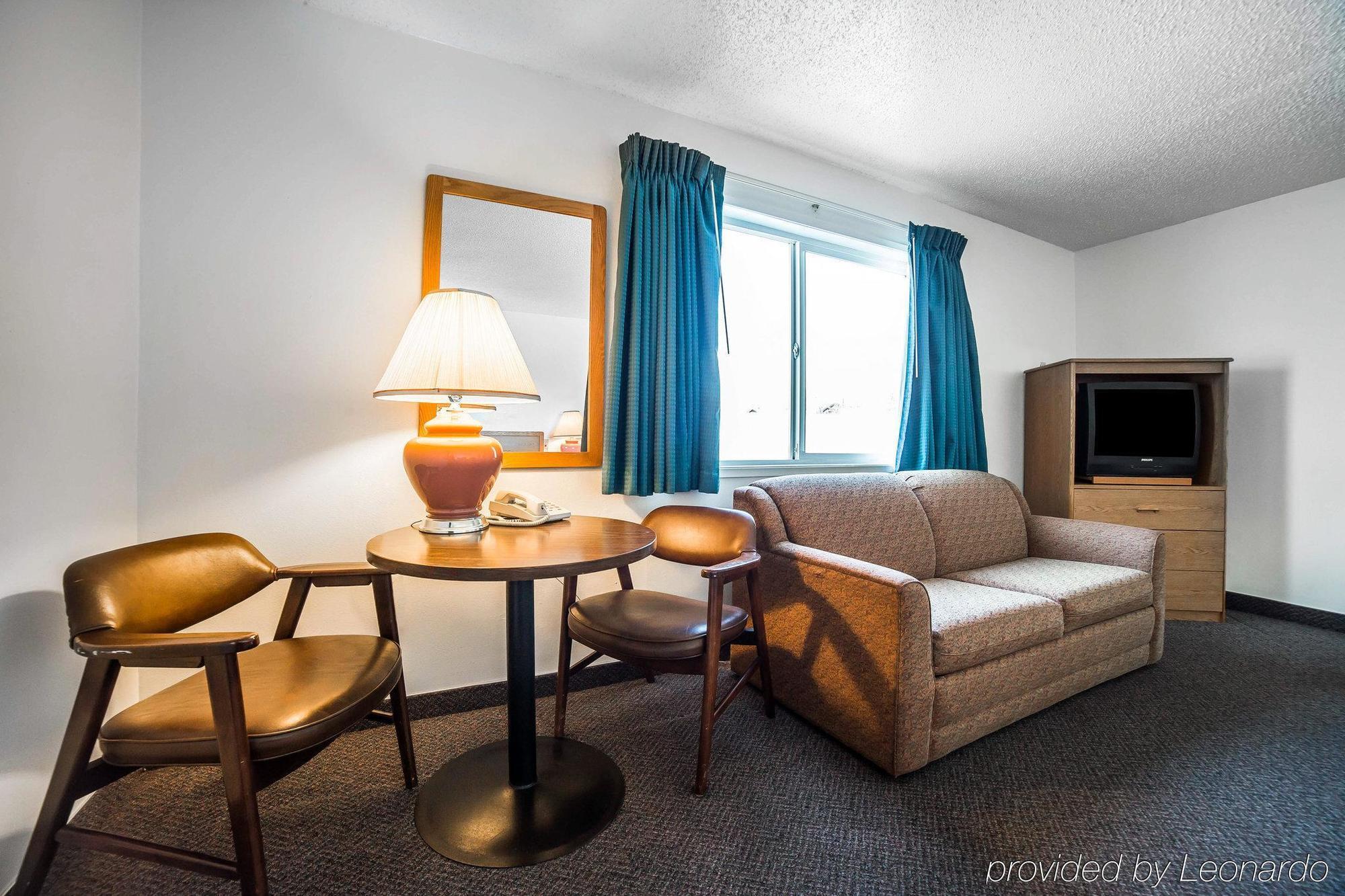 Rodeway Inn & Suites Arlington Dış mekan fotoğraf